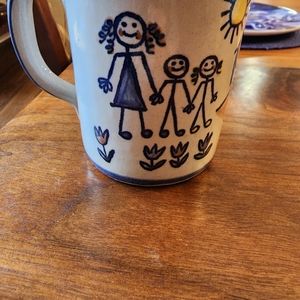 Mother, son,and daughter Louisville Stoneware "I LUV YOU MOM!"Perfect condition.